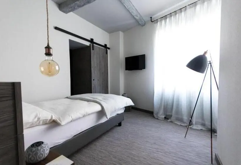Superior Yhden Hengen Huone, Seven Boutique