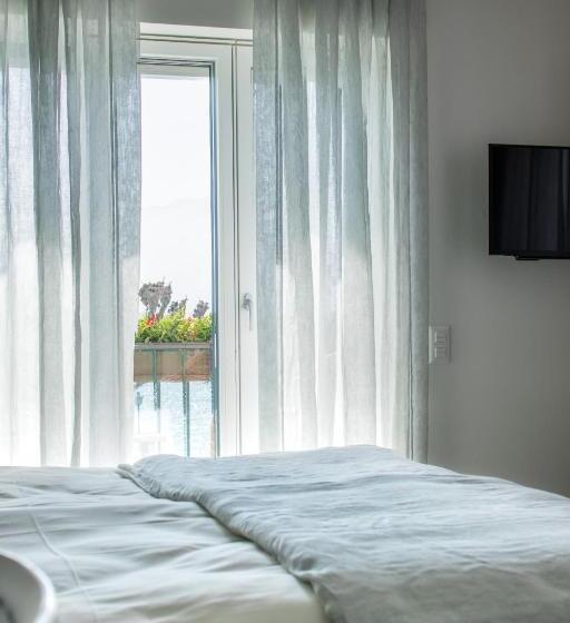 Номер Стандарт Вид на Озеро, Seven Boutique