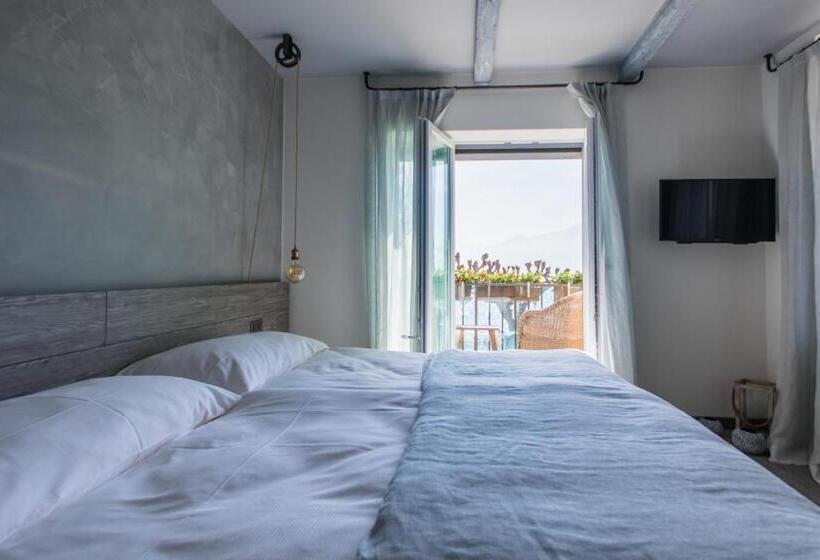 스탠다드 룸 호수 전망, Seven Boutique