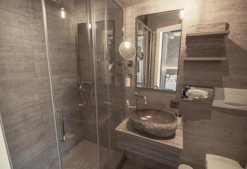 Номер Стандарт с Балконом, Seven Boutique