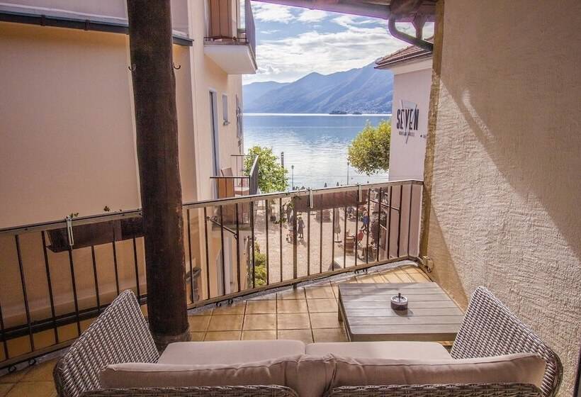 Номер Стандарт Вид на Озеро, Seven Boutique