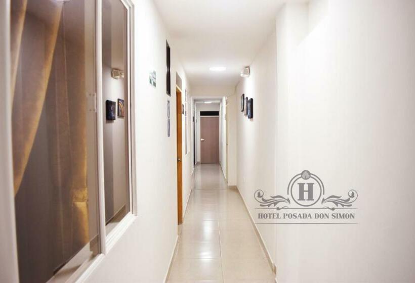 Standard Szoba, Simón Plaza