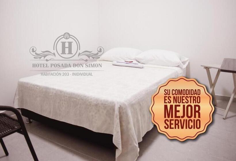 Standard Szoba, Simón Plaza