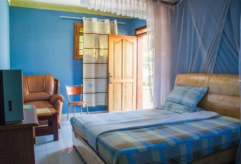 اتاق استاندارد یک نفره, Tik Hotel Hoima