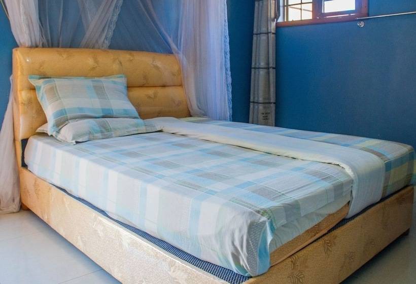 اتاق استاندارد یک نفره, Tik Hotel Hoima