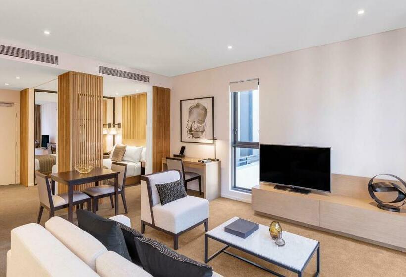 스탠다드 스튜디오, Skye Hotel Suites Parramatta