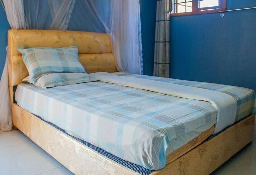 اتاق استاندارد یک نفره, Tik Hotel Hoima