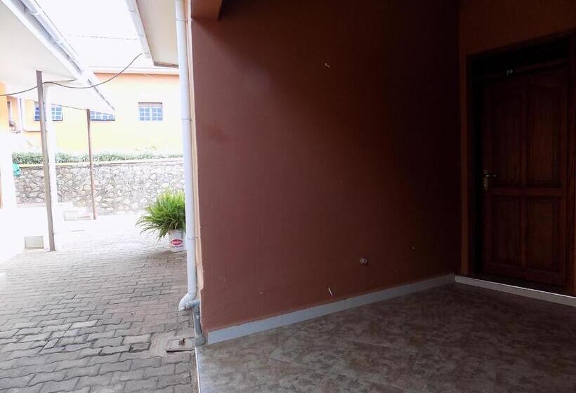 اتاق استاندارد, Tik Hotel Hoima