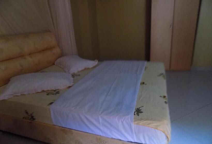 اتاق استاندارد یک نفره, Tik Hotel Hoima