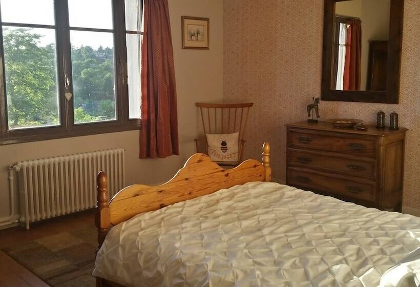 스탠다드 룸, 13 Bees