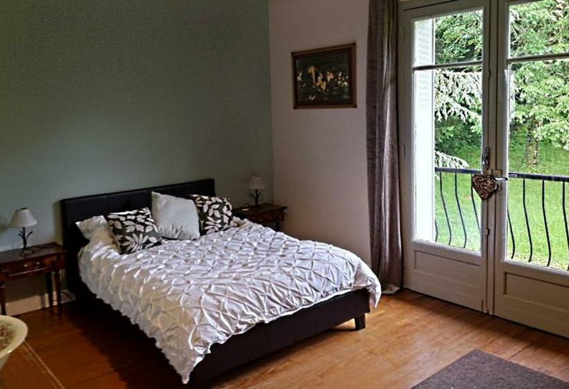 스탠다드 룸, 13 Bees