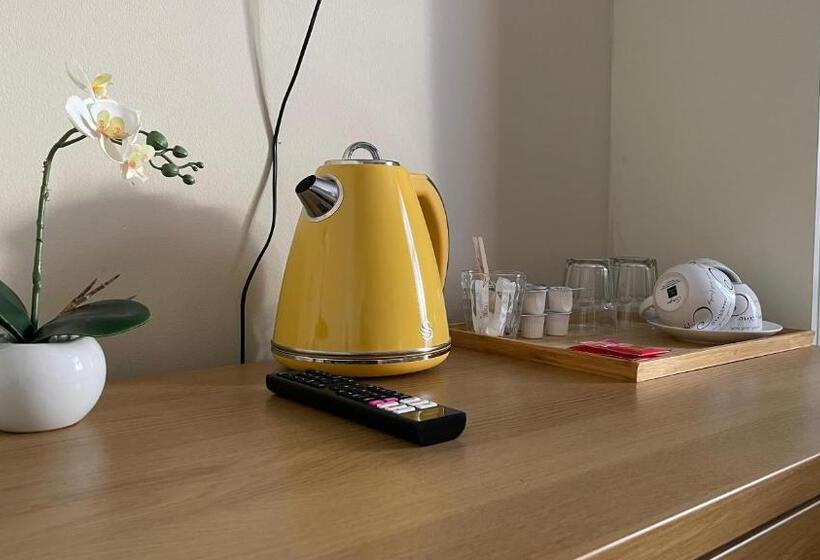 חדר סטנדרט לשלושה, Silver Eagle