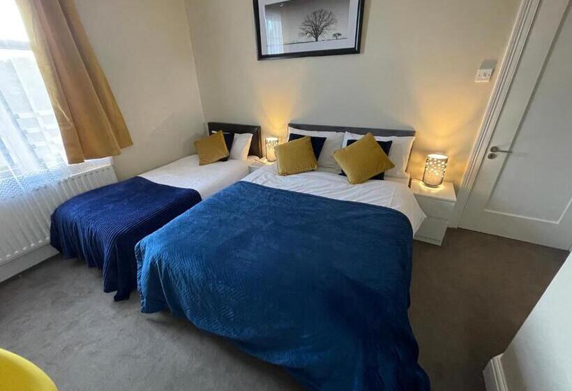 חדר סטנדרט לשלושה, Silver Eagle