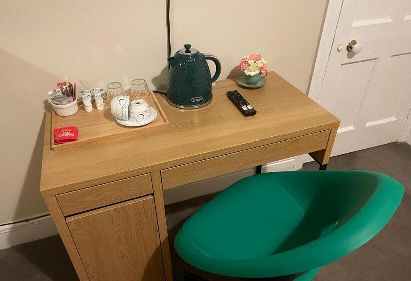 חדר סטנדרט חדר אמבטיה משותף, Silver Eagle