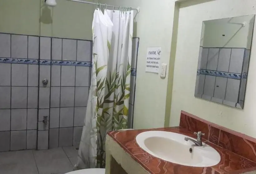 اتاق اکونومی, Cabinas Bahía Uvita   Marino Ballena National Park Lodge