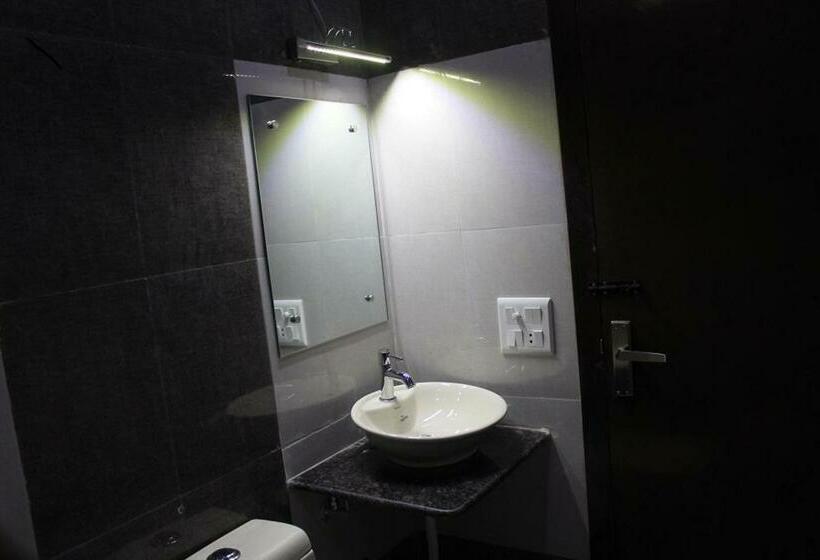 デラックスルーム, Celebration