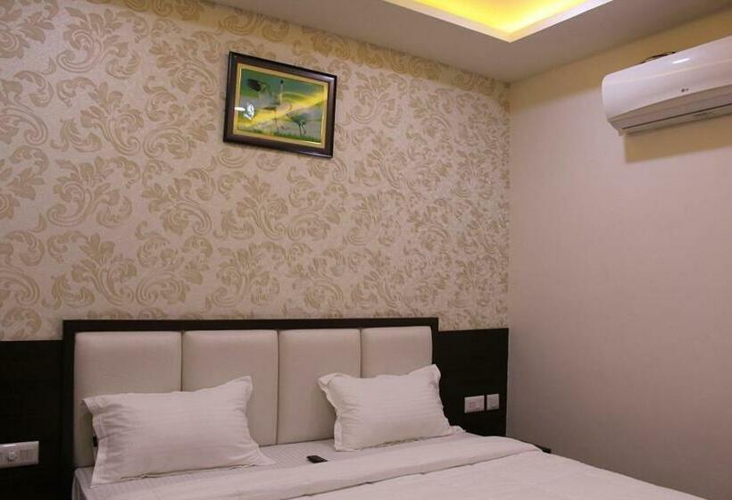 デラックスルーム, Celebration