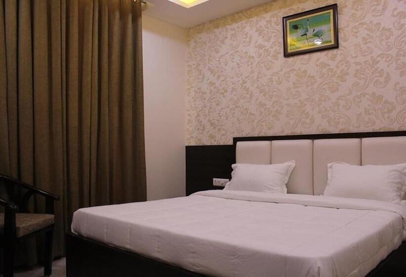 デラックスルーム, Celebration