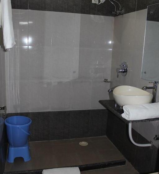 スタンダードルーム, Celebration