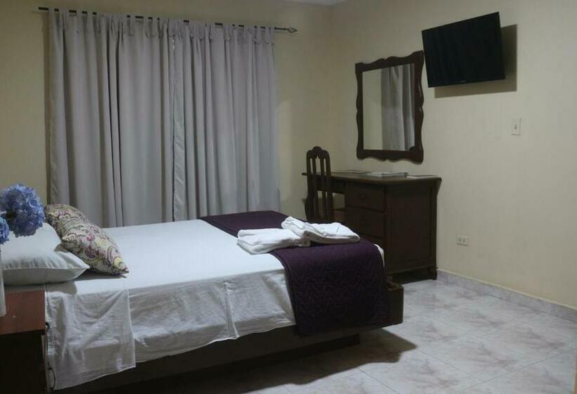 غرفة قياسية, Madrid Chiriqui