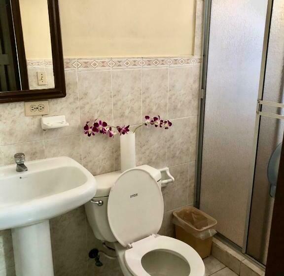 غرفة قياسية, Madrid Chiriqui