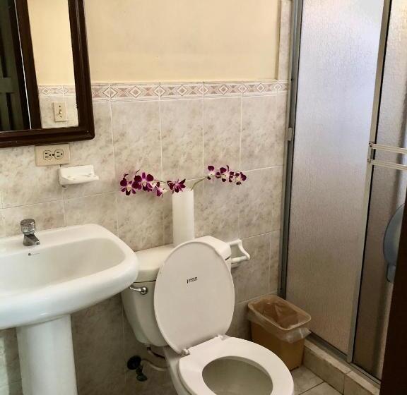 غرفة قياسية ثلاثية, Madrid Chiriqui