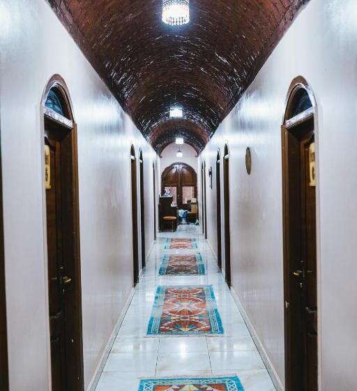اتاق لوکس, Tuya