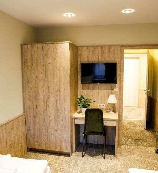 Номер Стандарт, Hunor Hotel és étterem