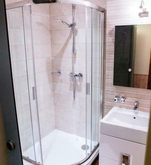 Номер Стандарт, Hunor Hotel és étterem