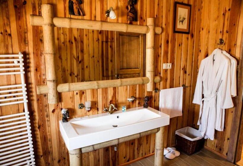 Номер Deluxe, Hunor Hotel és étterem