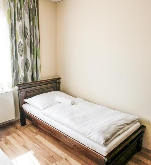 Номер Стандарт, Hunor Hotel és étterem