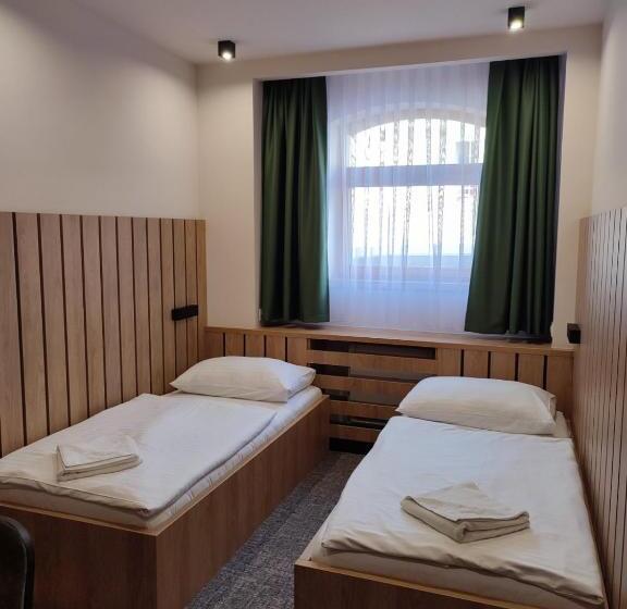 Номер Стандарт, Hunor Hotel és étterem