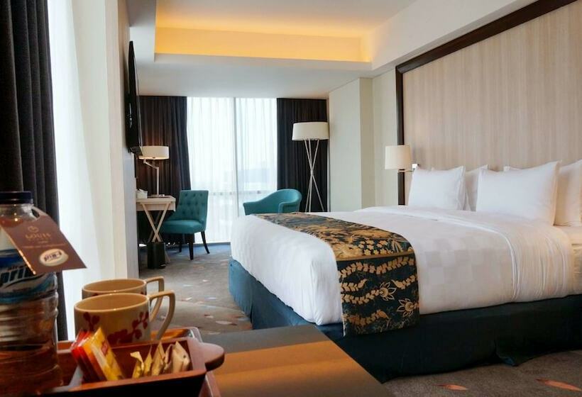 Номер Deluxe, Louis Kienne Hotel Pandanaran