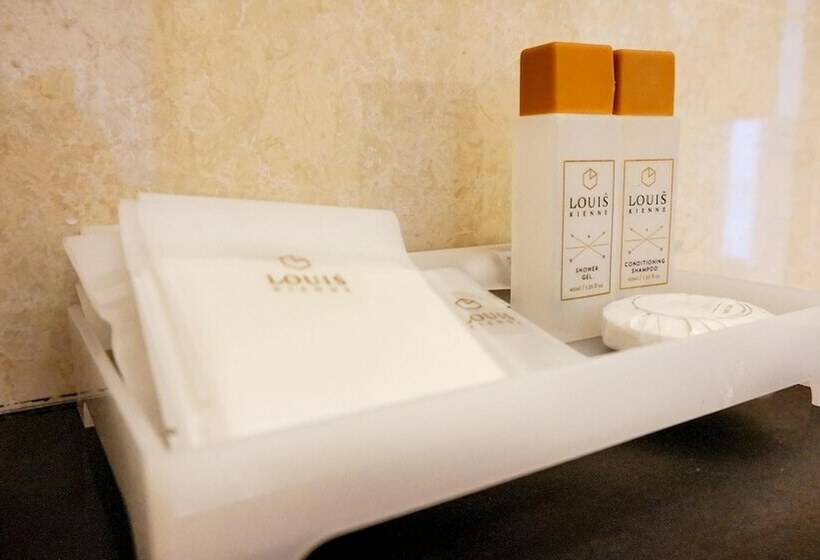 Номер Deluxe, Louis Kienne Hotel Pandanaran