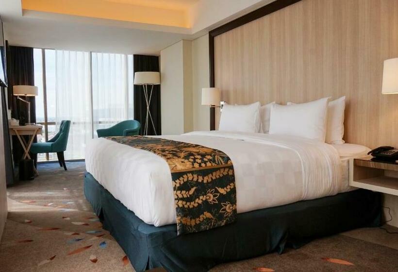 带大床的豪华间, Louis Kienne Hotel Pandanaran