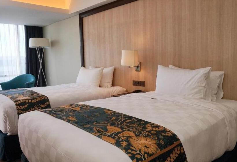 Номер Deluxe, Louis Kienne Hotel Pandanaran