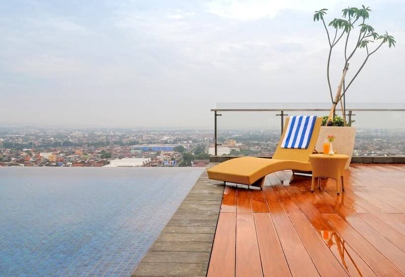 Номер Deluxe, Louis Kienne Hotel Pandanaran