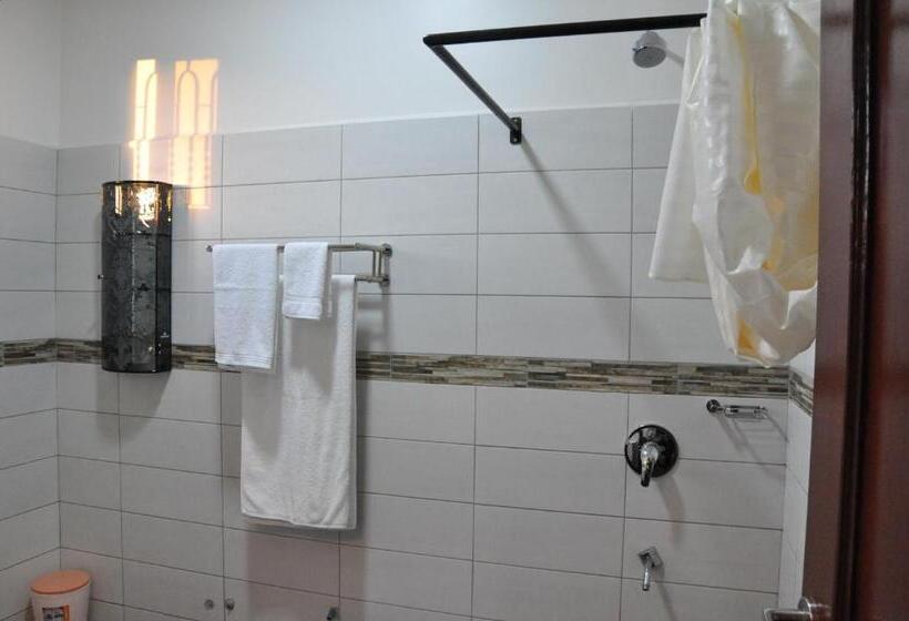 اتاق خانوادگی, Pg S Home