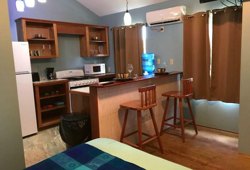 بانگلوی استاندارد, Tilt Ta Dock Resort Belize