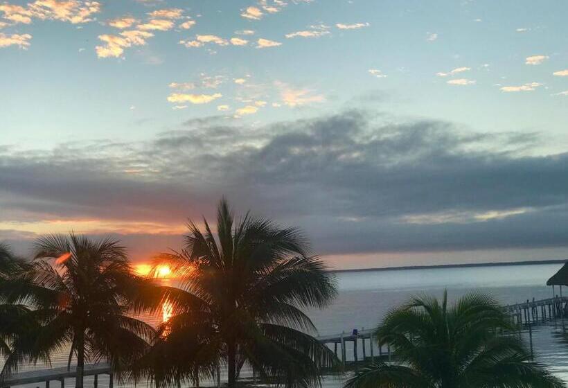 بانگلوی استاندارد, Tilt Ta Dock Resort Belize