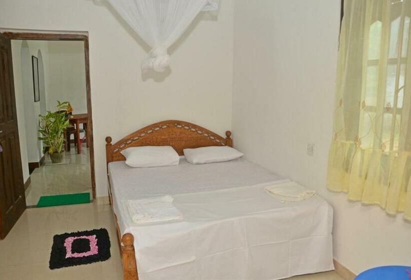 デラックスルーム, Traveller S Hostel Hikkaduwa