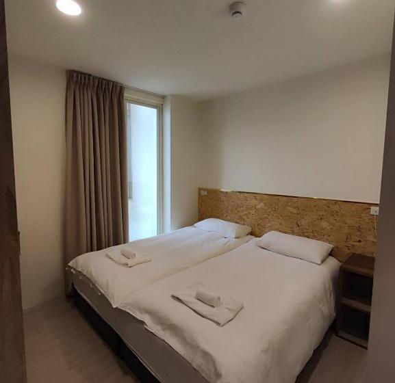 اتاق لوکس, Hostel Jiizu