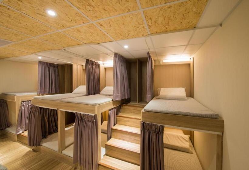 تختخواب در اتاق مشترک, Hostel Jiizu