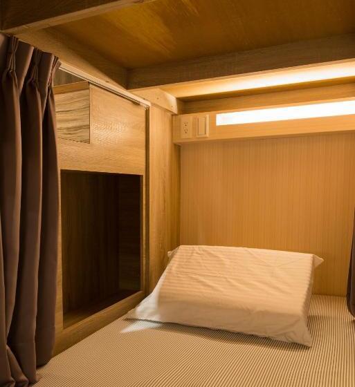 تختخواب در اتاق مشترک, Hostel Jiizu