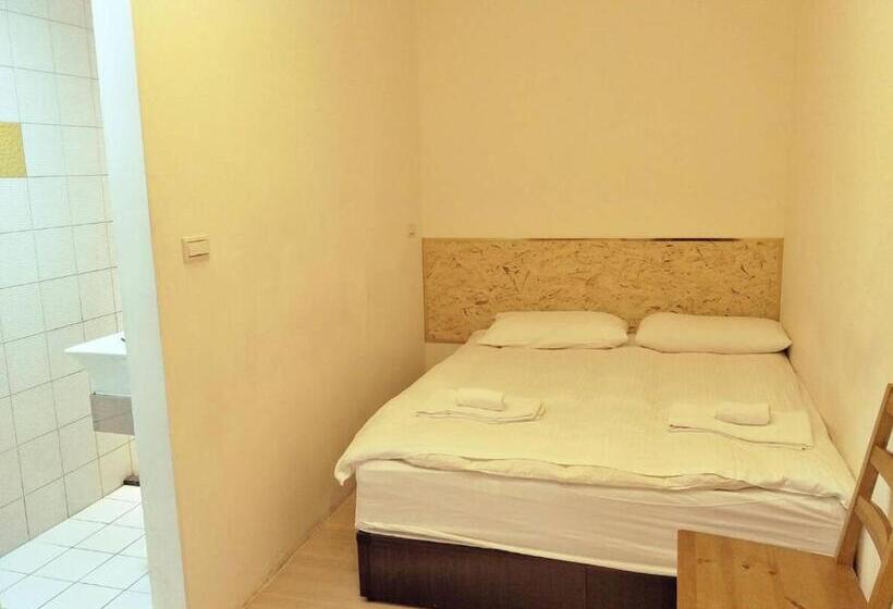 اتاق اکونومی, Hostel Jiizu