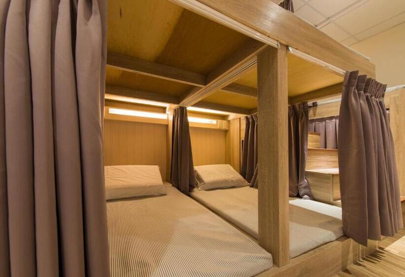 تختخواب در اتاق مشترک, Hostel Jiizu