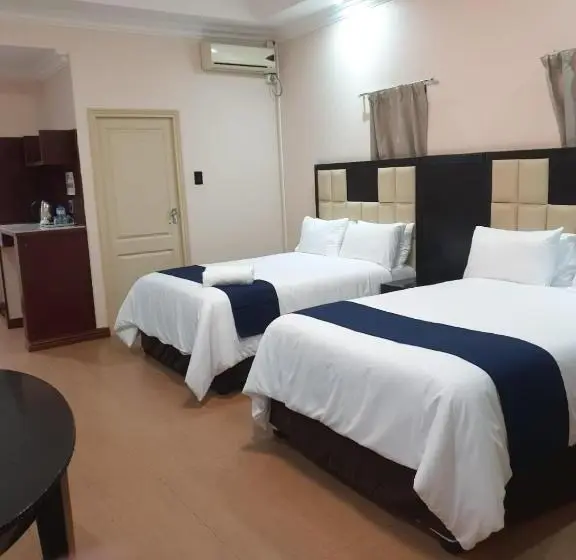 Deluxe Family Room