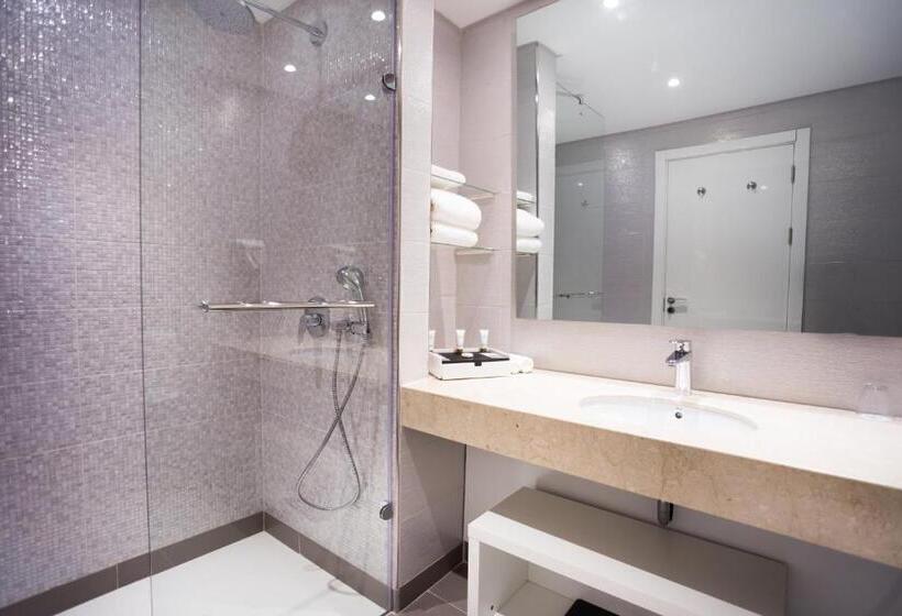 اتاق سوپریور, Golden Tulip Le Diplomate