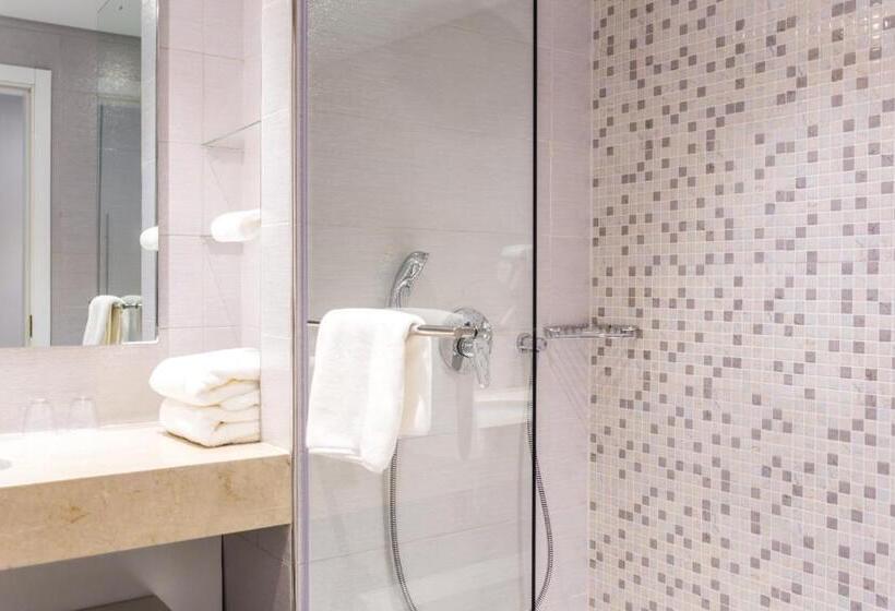 سوییت جونیور, Golden Tulip Le Diplomate