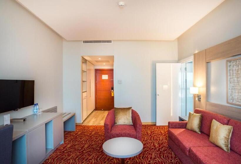 سوییت جونیور, Golden Tulip Le Diplomate